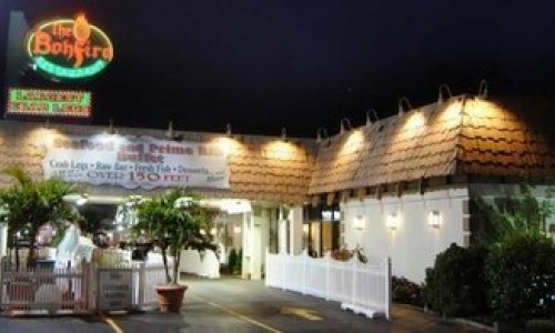 bonfire.jpg Exterior of Bonfire restaurant at night