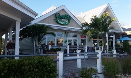 67th-St-TownCenter.jpg Exterior of Dolle's Popcorn